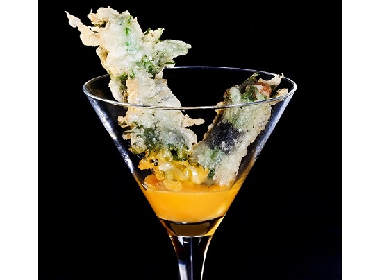 Cóctel de erizo en tempura en 99 Sushi Bar